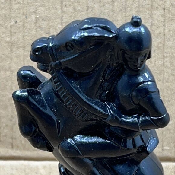 Vintage Black Knight E.S. Lowe Plastic Chess Piece 1 Replacement Part ONLY READ - Picture 3 of 10